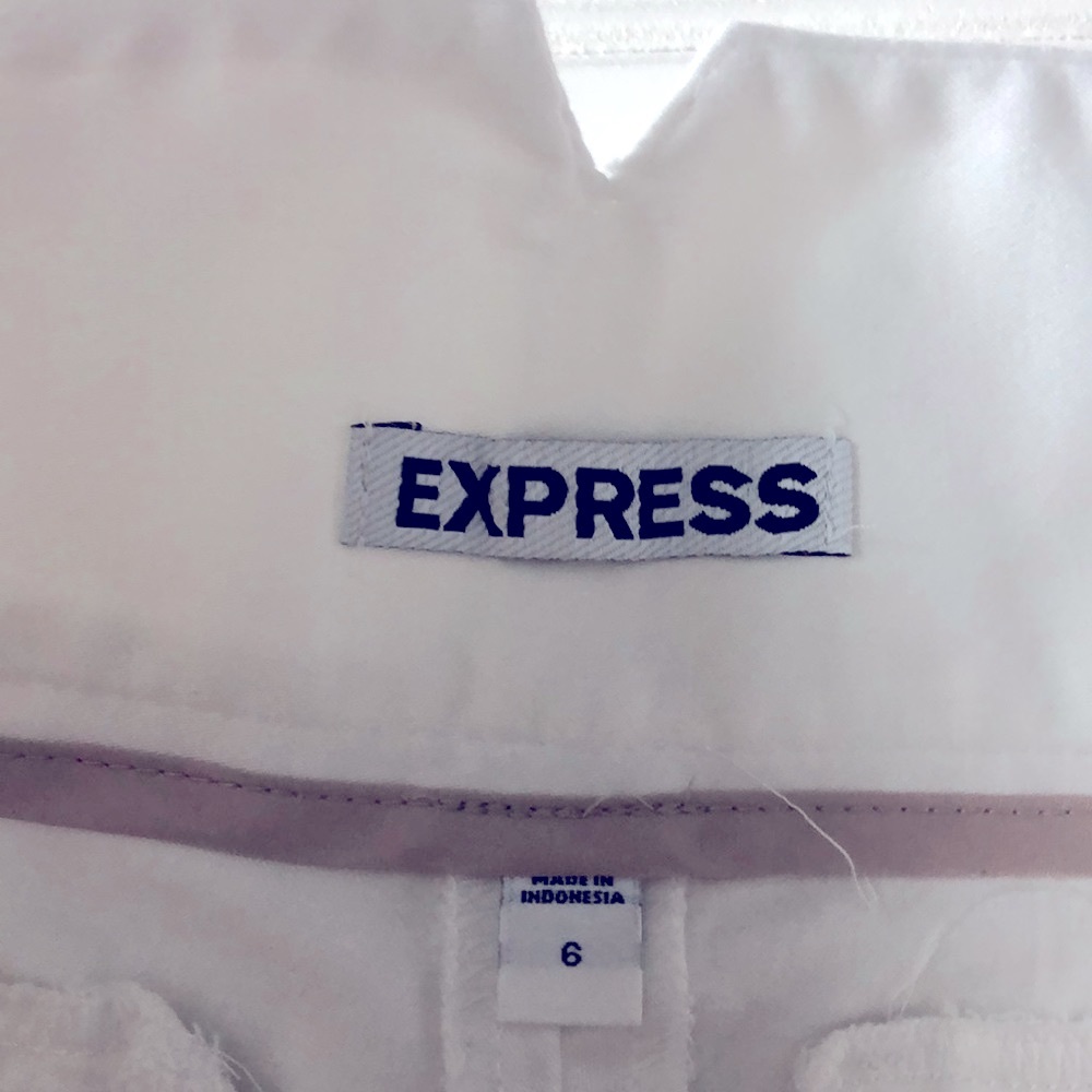 3/$25 Express Shorts 4.5" White - Picture 4 of 4